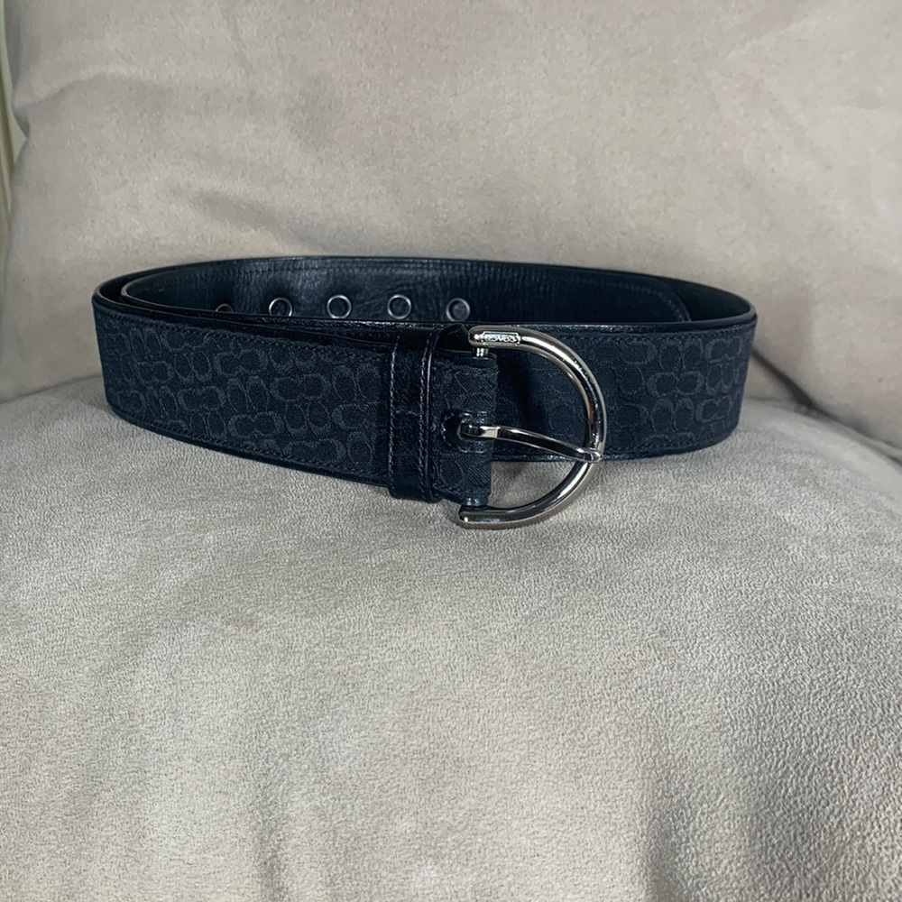 Coach size medium belt black& silver nwt!